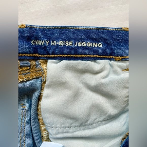 American Eagle outfitters- Curvy High-Rise Jegging - Picture 7 of 9